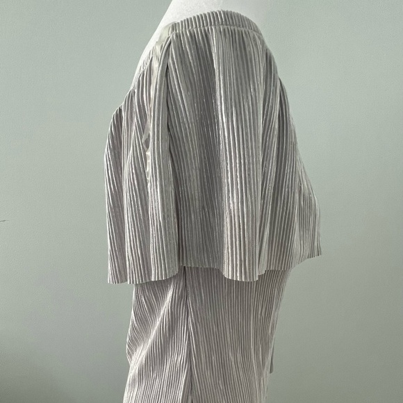 Beau Tissu off shoulder top NWT - Picture 3 of 10